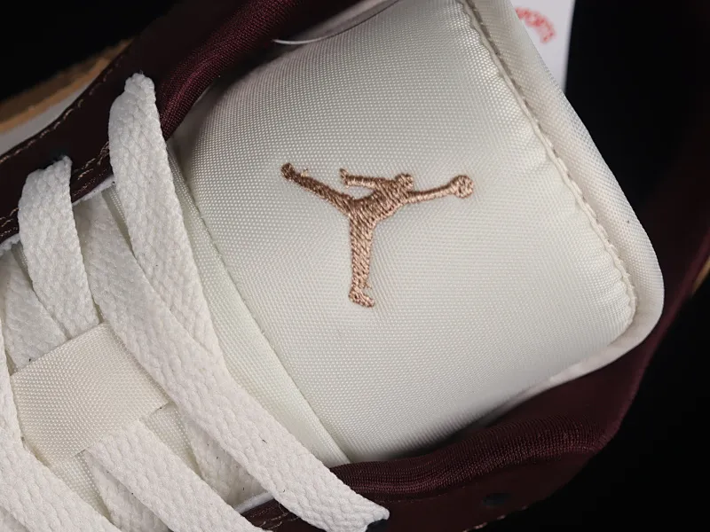 All categories Air Jordan Jordan series basketball shoes Air Jordan 1 Low Z version Air Jordan 1 Low AJ1 Joe 1 white coffee color low-top cultural casual sneakers DC0774-200